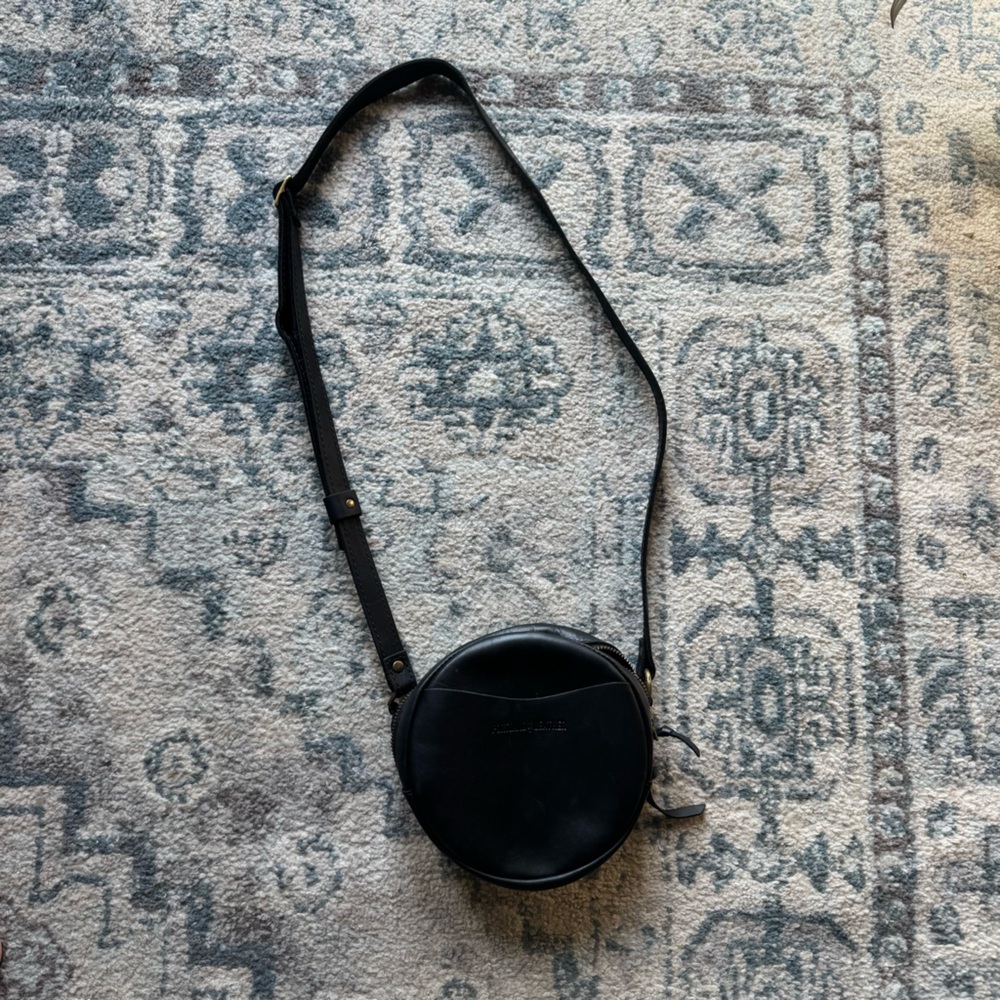 Portland Leather Goods Circle Crossbody - Small